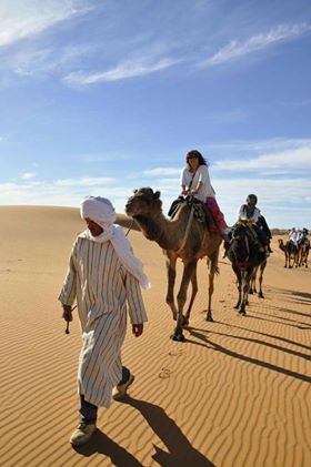 モロッコサハラ砂漠らくだツアー
